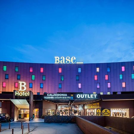 Base Hotel ノヴェンタ・ディ・ピアーヴェ エクステリア 写真