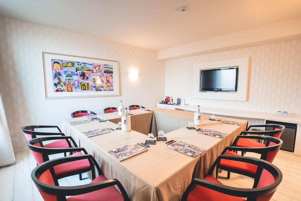 Base Hotel ノヴェンタ・ディ・ピアーヴェ エクステリア 写真